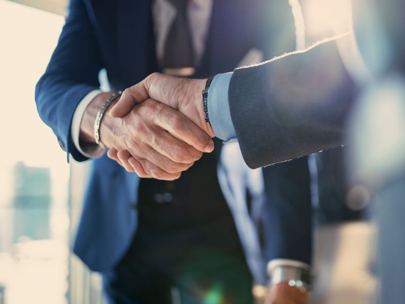 Social selling na LinkedIn – co działa, a co tylko marnuje Twój czas?