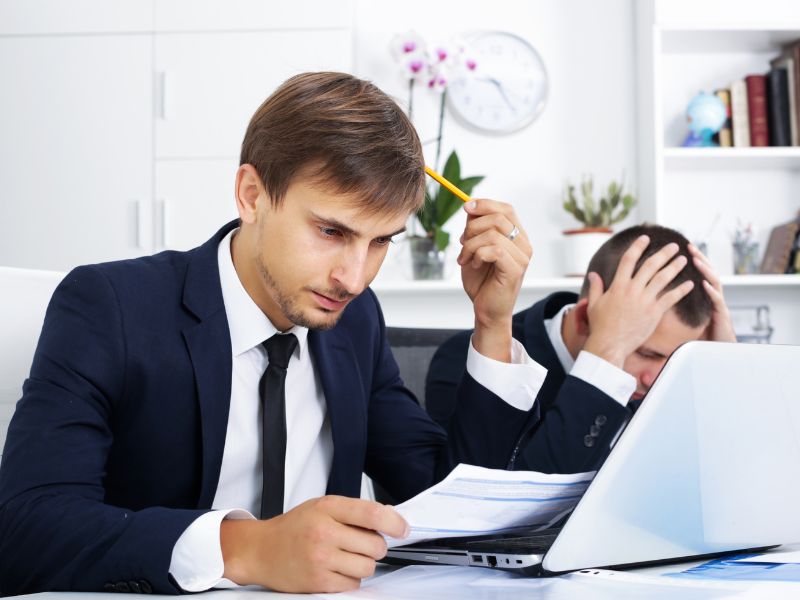 Najczęstsze błędy w marketingu szeptanym – czego unikać, aby nie zaszkodzić marce?