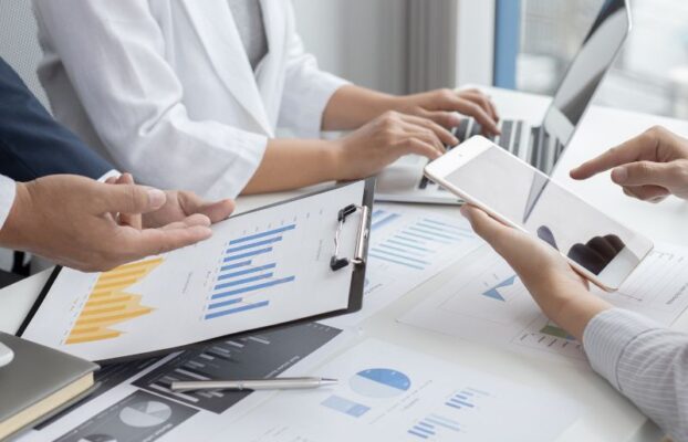 LinkedIn a komunikacja marki – co zyskuje Twoja firma dzięki obecności na tej platformie?