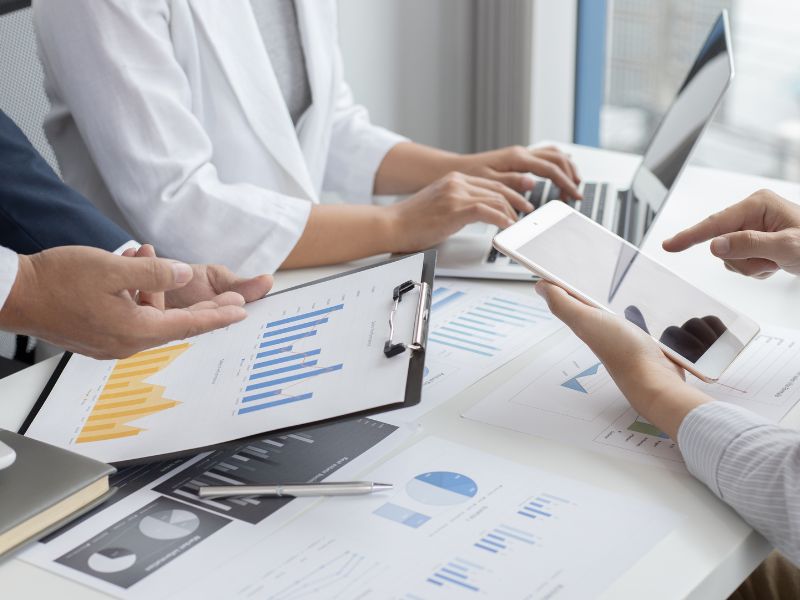 LinkedIn a komunikacja marki – co zyskuje Twoja firma dzięki obecności na tej platformie?