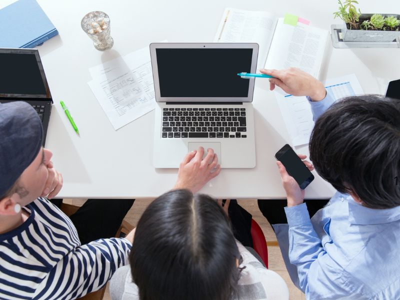 Jak połączyć marketing szeptany z kampaniami na LinkedIn, aby zwiększyć sprzedaż?